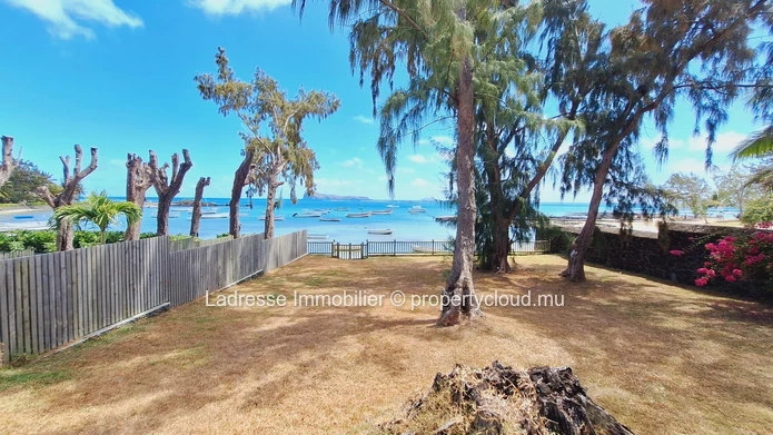 Villa pieds dans l'eau à vendre à Cap Malheureux