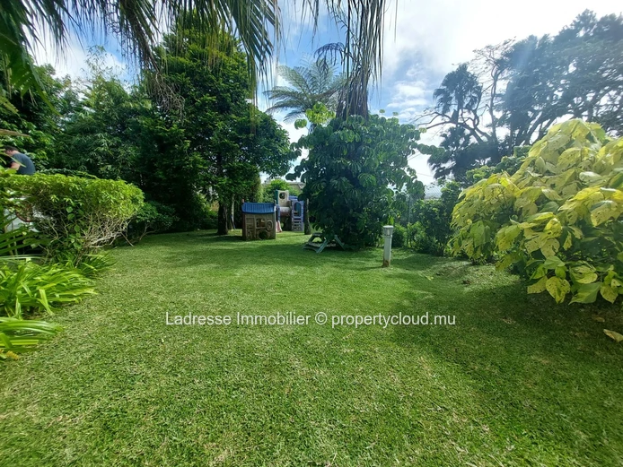 Duplex for rent in Floreal