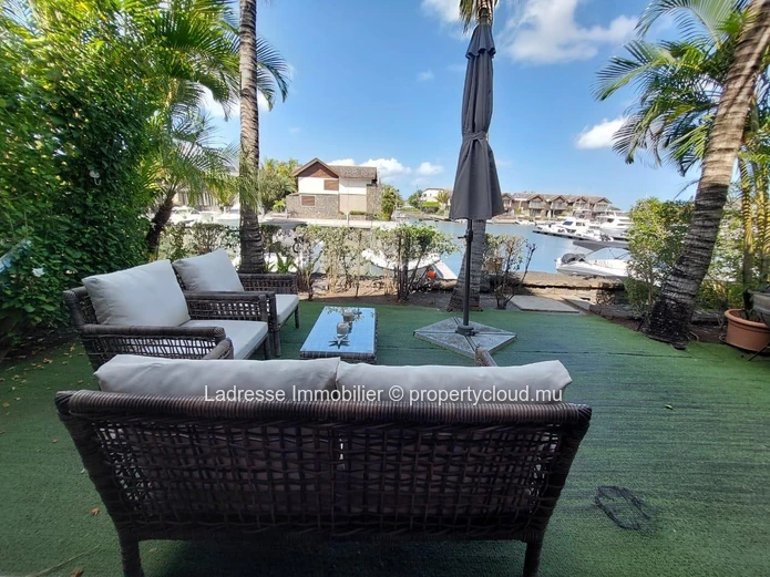 Duplex luxueux à vendre à Rivière Noire
