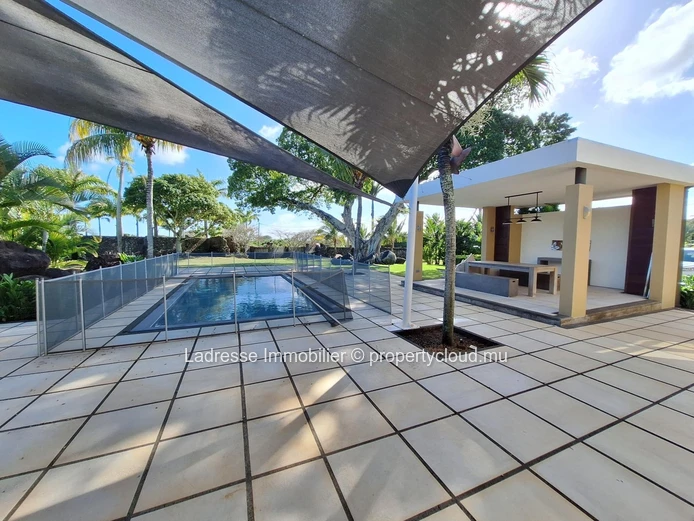 Exceptional 4-bedroom property in a prime location of Foret Daruty. 