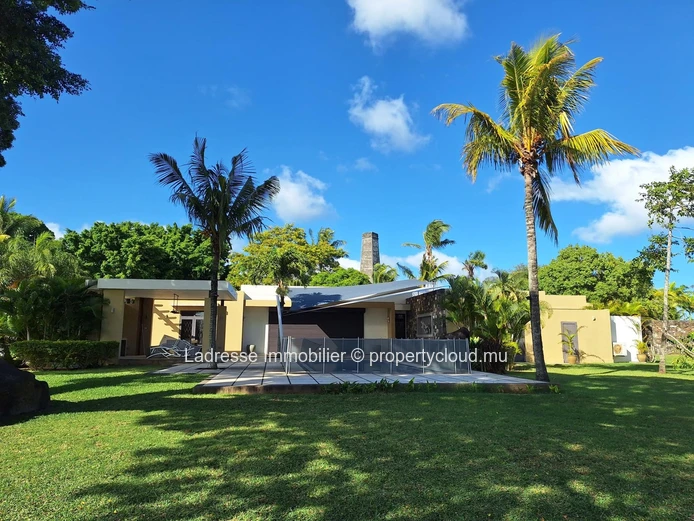 Exceptional 4-bedroom property in a prime location of Foret Daruty. 