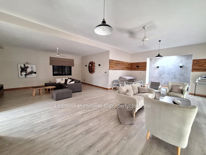 Exceptional 4-bedroom property in a prime location of Foret Daruty. 