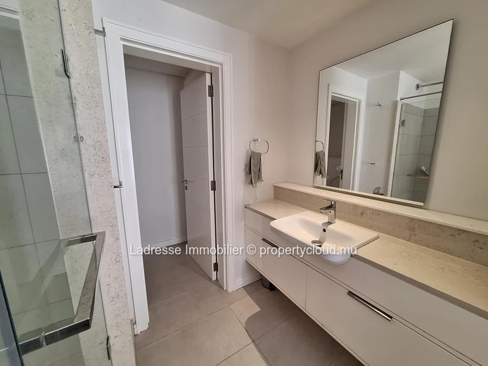Appartement modern à vendre situé dans un lotissement securisé