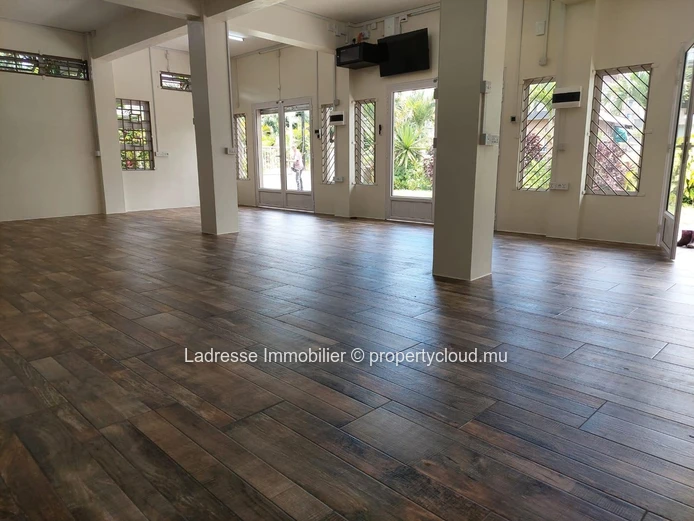 Office space for rent in Floreal
