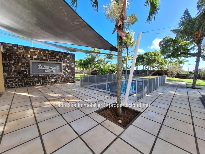 Exceptional 4-bedroom property in a prime location of Foret Daruty. 