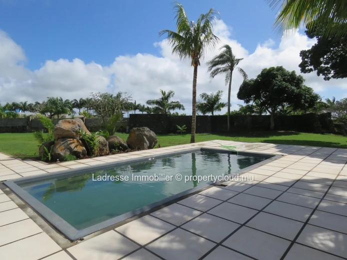 Exceptional 4-bedroom property in a prime location of Foret Daruty. 