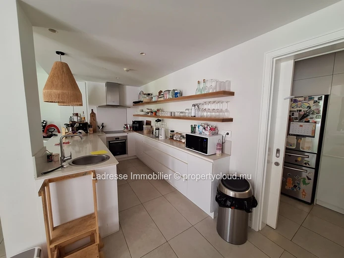 Appartement modern à vendre situé dans un lotissement securisé